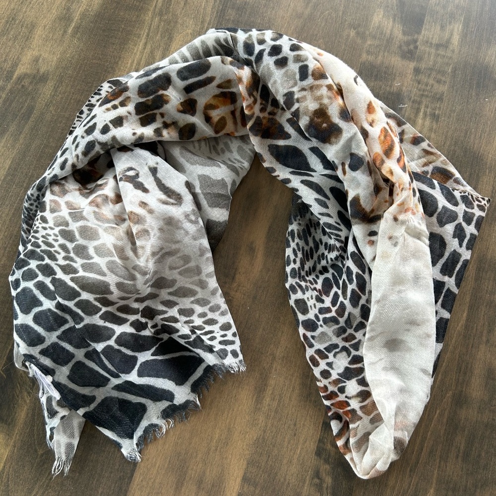 Animal Print Scarf 🧣